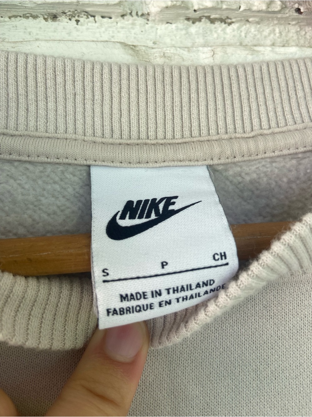 Nike Women’s Crewneck Sweatshirt - Picture 5 of 7